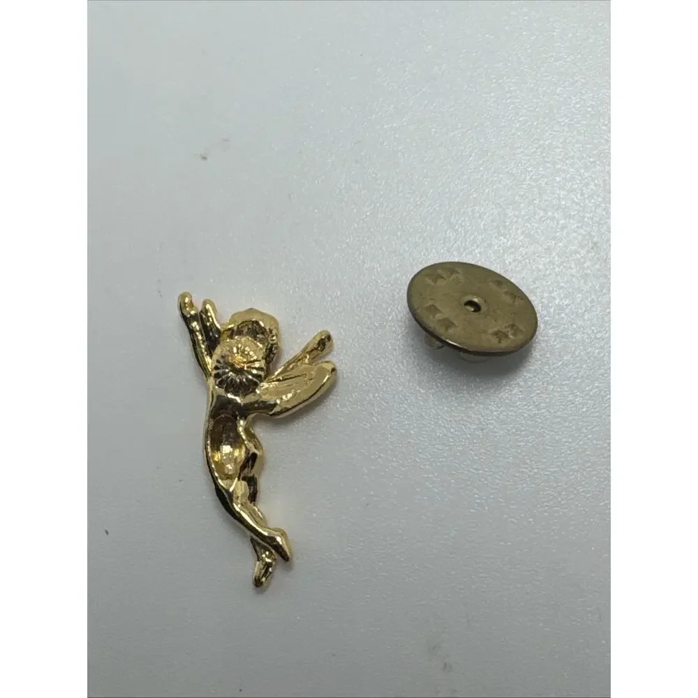 Cherub Angel Praising Gold Tone Vintage Lapel Pin
